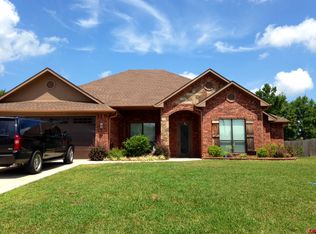 811 Crepe Myrtle Ln, Longview, TX 75604