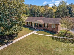 6912 Pine Lake Ln, Mint Hill, NC 28227