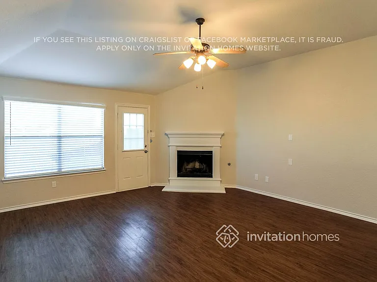 2815 Arabian Ln — Photo 3