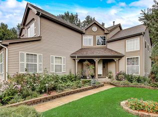 819 Sierra Pl, Gurnee, IL 60031