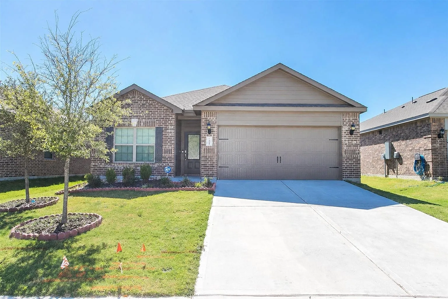 3 bed, 2.0 bath, 1619 sqft, $1,950 — Photo 1