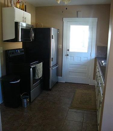 5th image of 214 Pearl St
