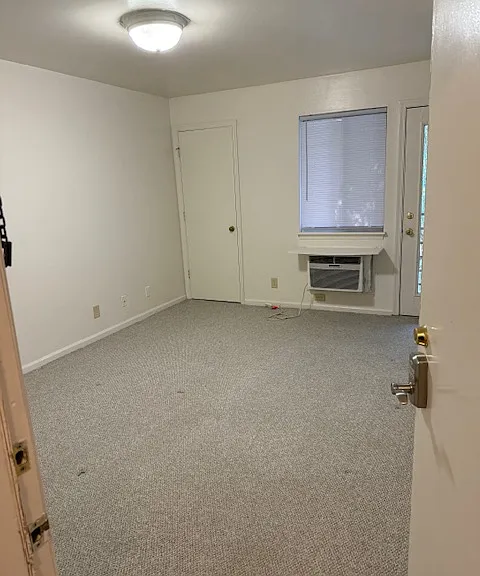 1712 Jefferson Park Ave #15 — Photo 2