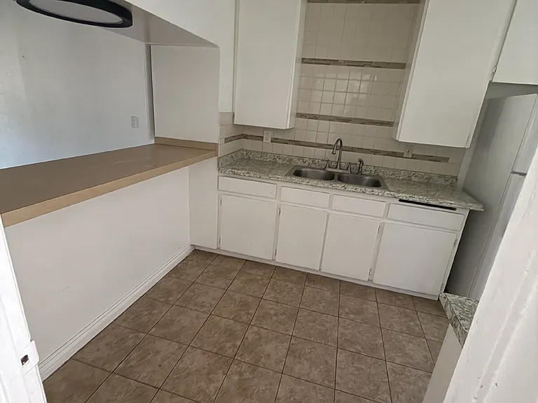 4607 Plaza Ln #D — Photo 3