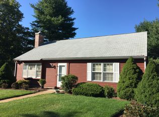 12 Thelbridge St, Madison, CT 06443