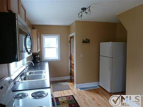 4th image of 515 Norwood St