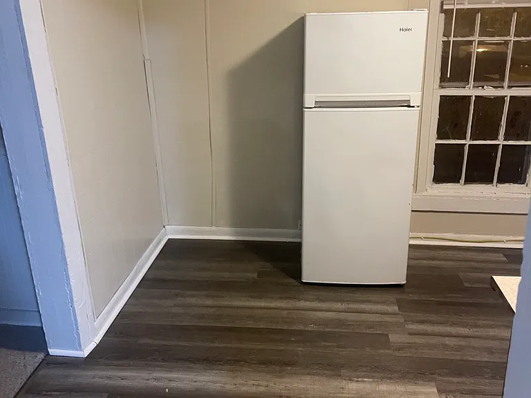 601 W Hazel St — Photo 3