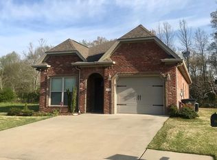 155 Cottage Ln, Florence, AL 35630