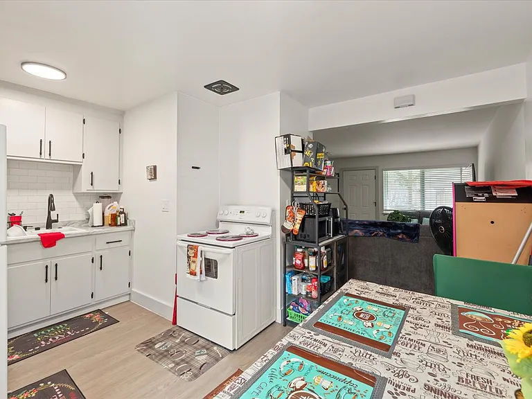 20324 Forest Ave #10 — Photo 23