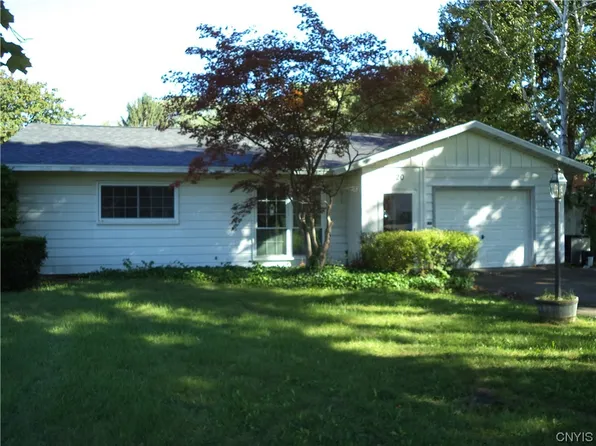 220 Idlewood Blvd, Baldwinsville, NY 13027