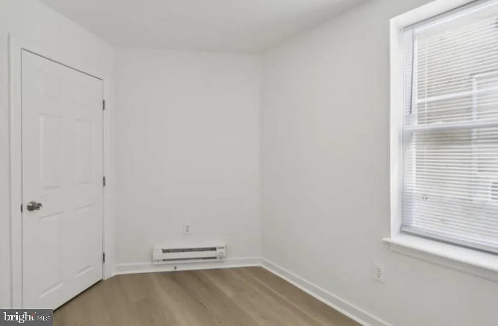 2 bed, 700 sqft, $1,350 — Photo 4