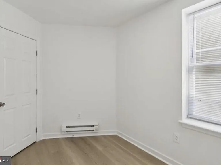 5554 Lansdowne Ave #2 — Photo 4