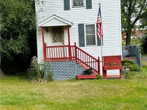 39 Elm St, Leetonia, OH 44431