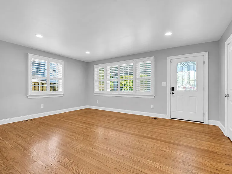 3826 Burrus St — Photo 5