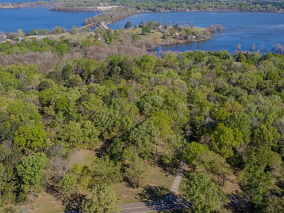 2nd image of 314 Dilly Rd