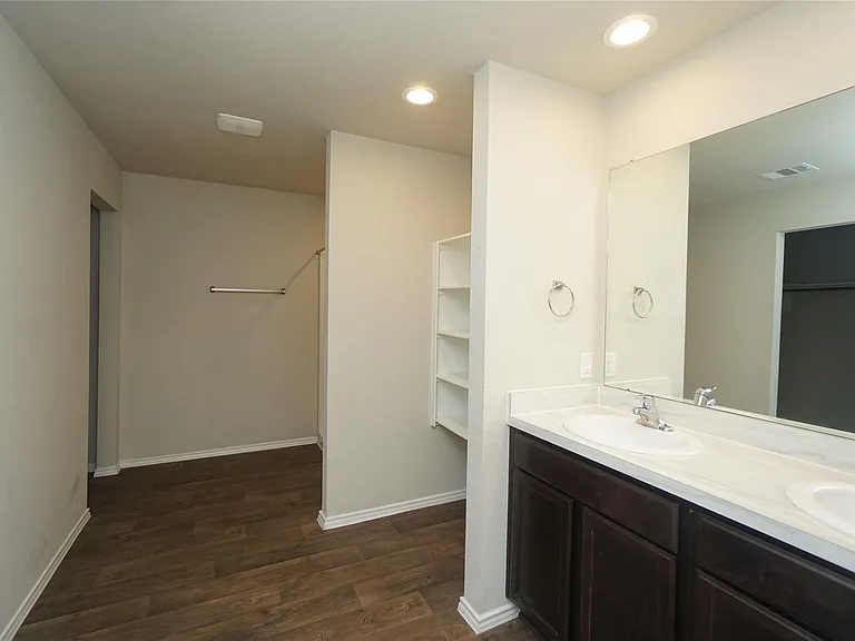 5430 Tindarey Bluff Trl — Photo 13