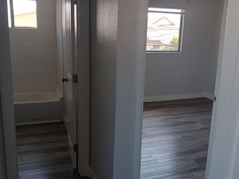 6346 Middleton Ave — Photo 15