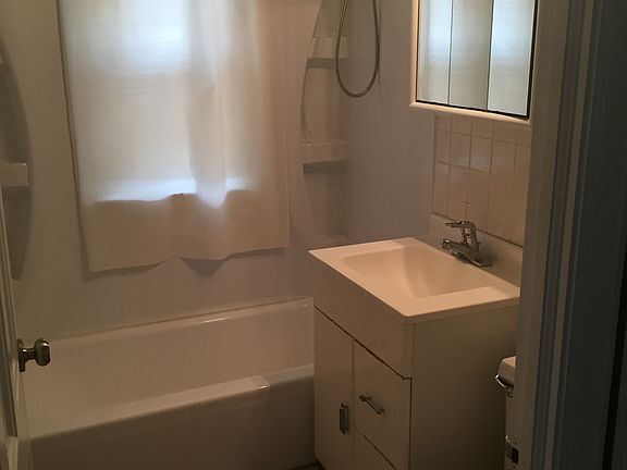 3rd image of 2415 17th Ave