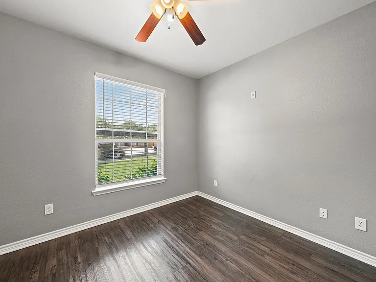 RENOVATED APARTMENT STYLE 1