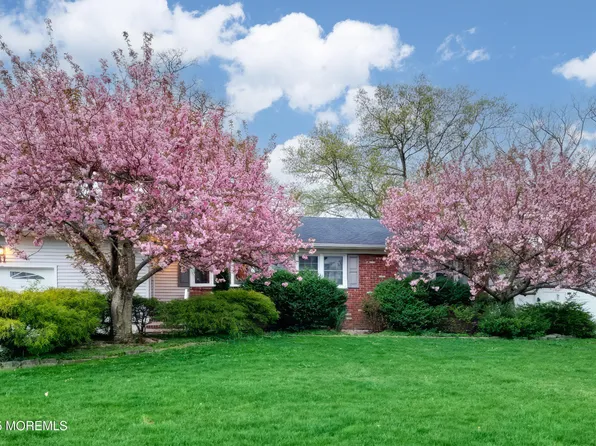 81 Shady Nook Drive, Toms River, NJ 08755