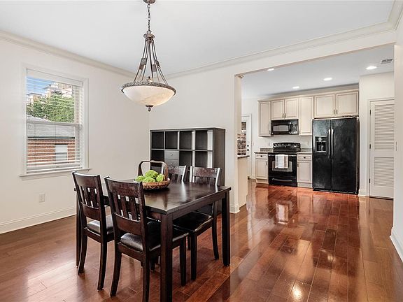 5th image of 715 Westwood Dr APT 3E