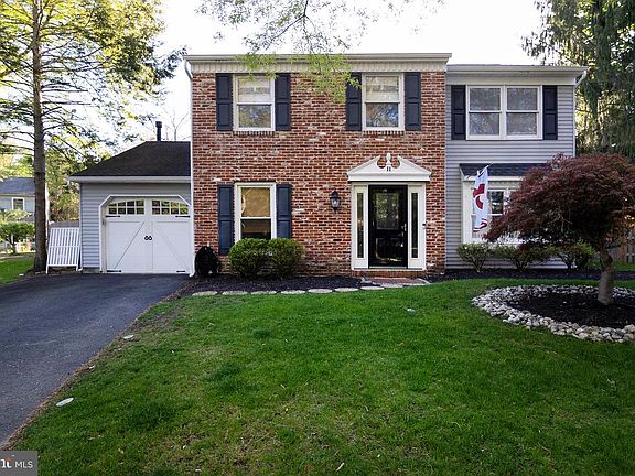2nd image of 11 Whitemarsh Ct