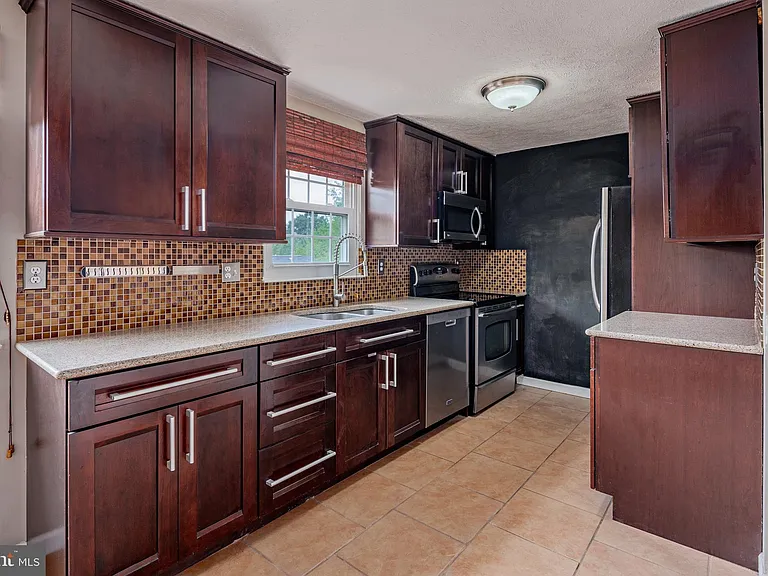21 Valley Park Ct — Photo 11
