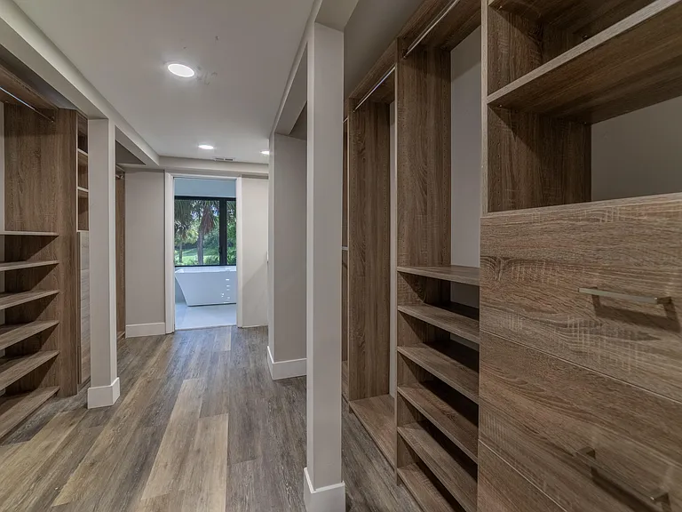 2517 Presidential Way #B — Photo 23