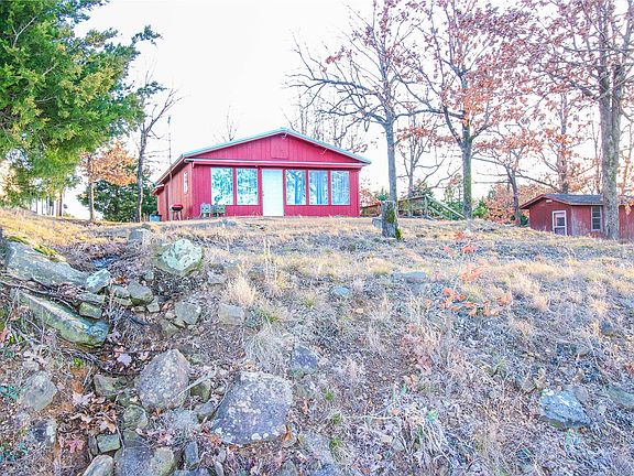 4th image of 879 Osage Dr