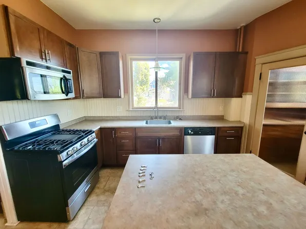 624 E 6th St, Duluth, MN 55805