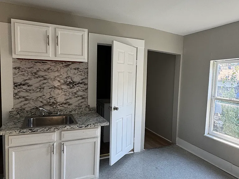 59 King St #2 — Photo 8