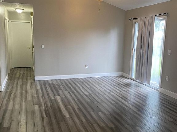 4th image of 7588 Somerton Dr