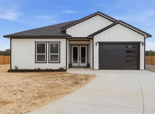 113 Los Robles Rd, Elgin, TX 78621