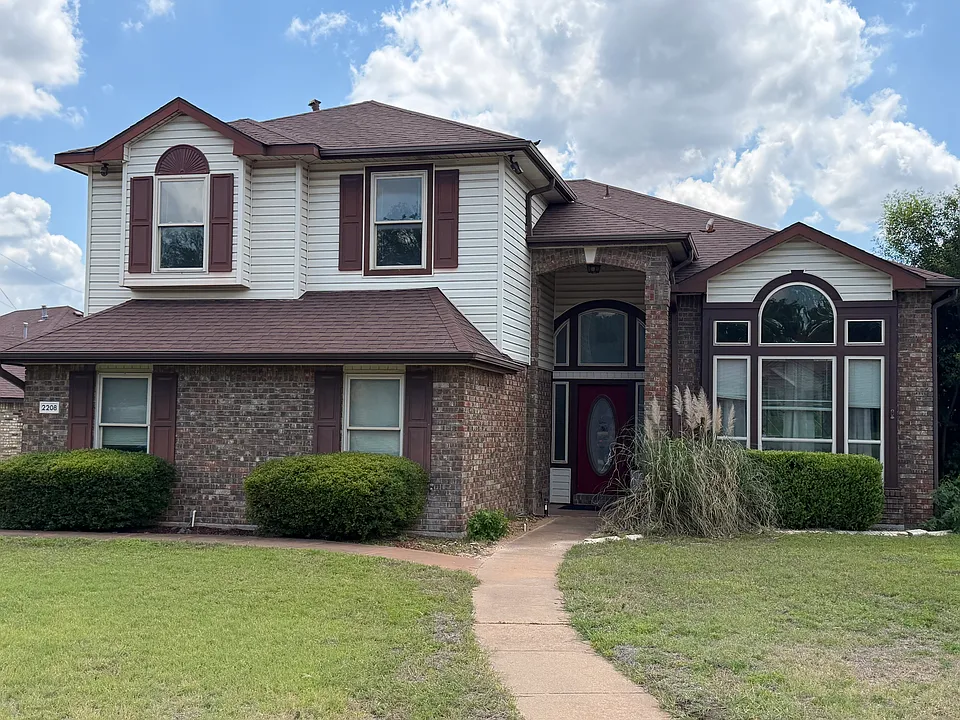 2208 Illinois Dr