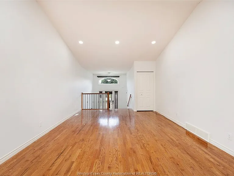 1924 Northway Ave — Photo 12