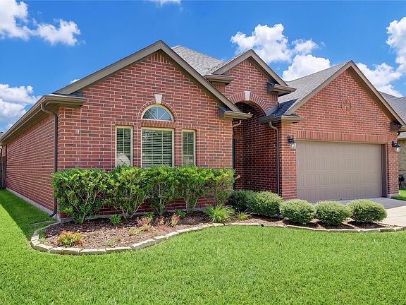 3rd image of 9802 Massanutten Ln