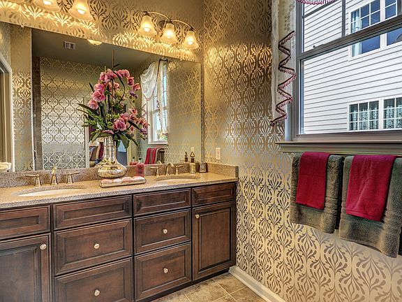 Owner s bath with dual sinks