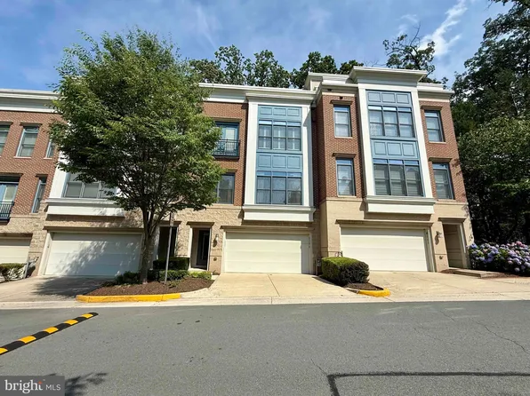 4109 Halsted St, Fairfax, VA 22033