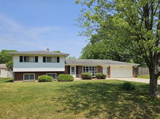 520 72nd St, Darien, IL 60561