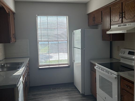 2nd image of 6603 Park St