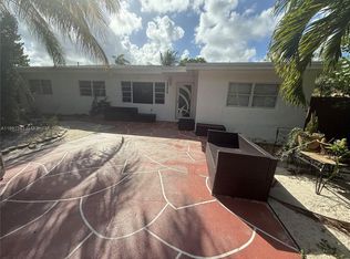 16030 Miami Dr, North Miami Beach, FL 33162