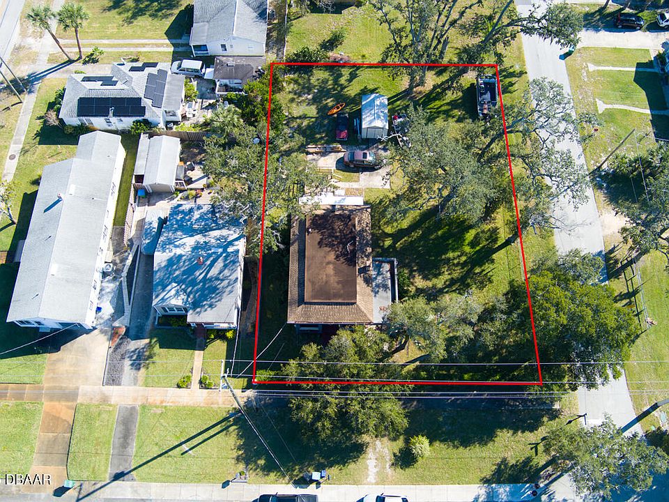 1st image of 215 2nd St