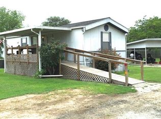 806 S Esplanade St, Cuero, TX 77954