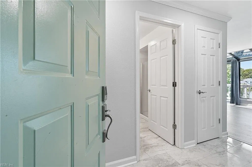 2 bed, 1200 sqft, $2,350 — Photo 3