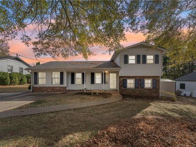 4216 Cavalier Dr, Winston Salem, NC, 27104