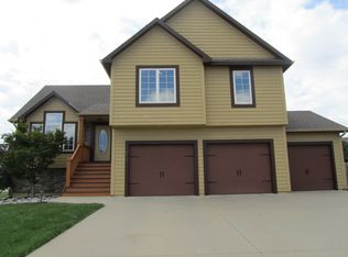 1011 Allen Ct, Lawrence, KS 66049
