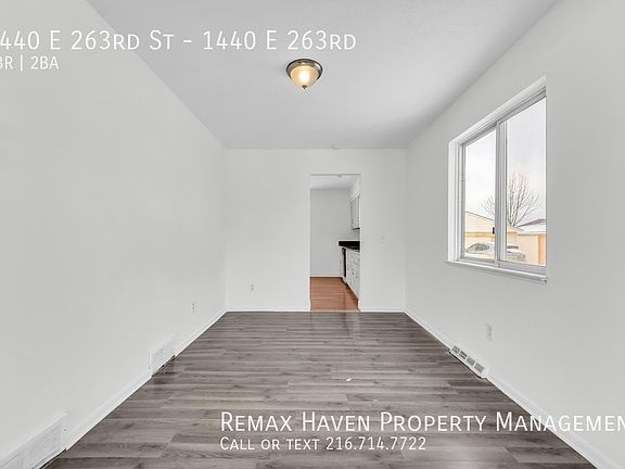 5th image of 1440 E 263rd St