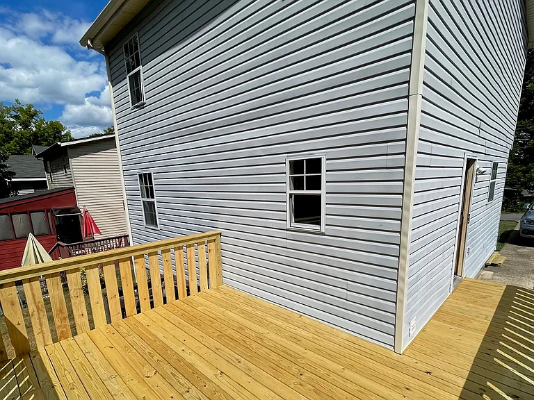 835 Aubrey Ave — Photo 4