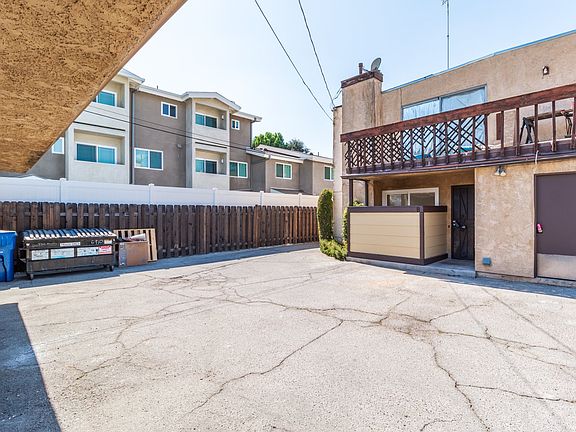 5th image of 5910 Murietta Ave APT B
