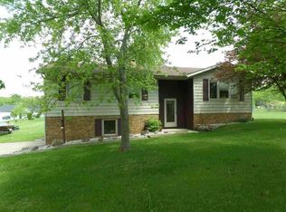 15736 Wappes Rd, Churubusco, IN 46723